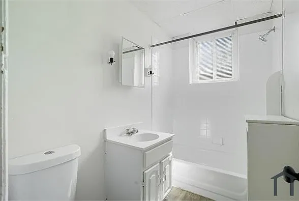 1806 W Champlost St #304 — Photo 9