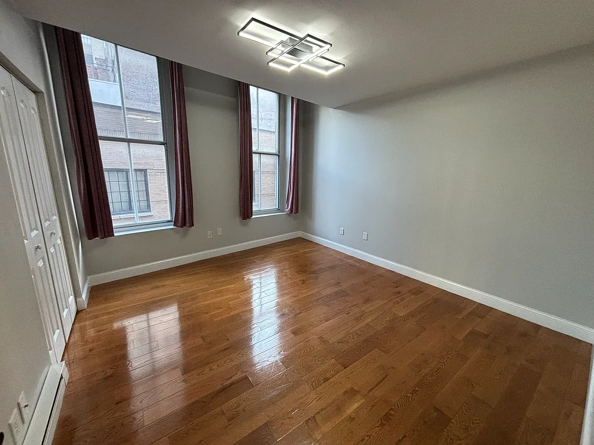 Building Photo - 37 Maiden Ln #3A