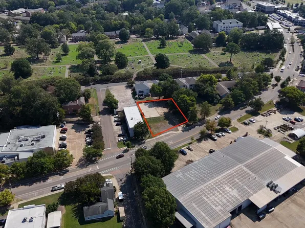 208 Russell St, Starkville, MS 39759