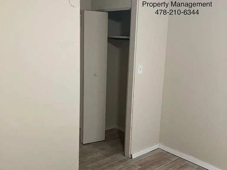 521 Hall St #1 — Photo 8