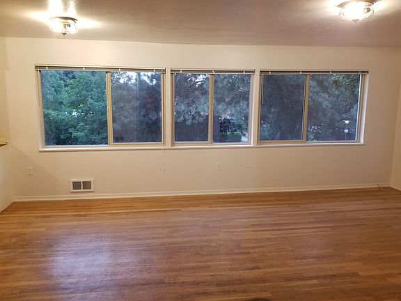 5th image of 1610 NE Gaines Rd APT A