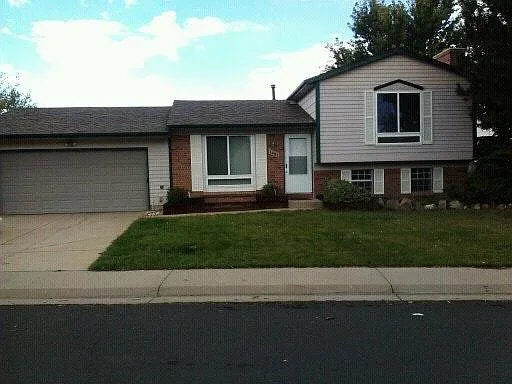 3 bed, 1320 sqft, $900 — Photo 1