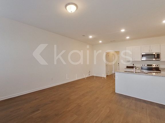4th image of 226 Long Island Dr