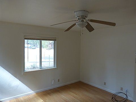 4th image of 1219 Sierra Blvd