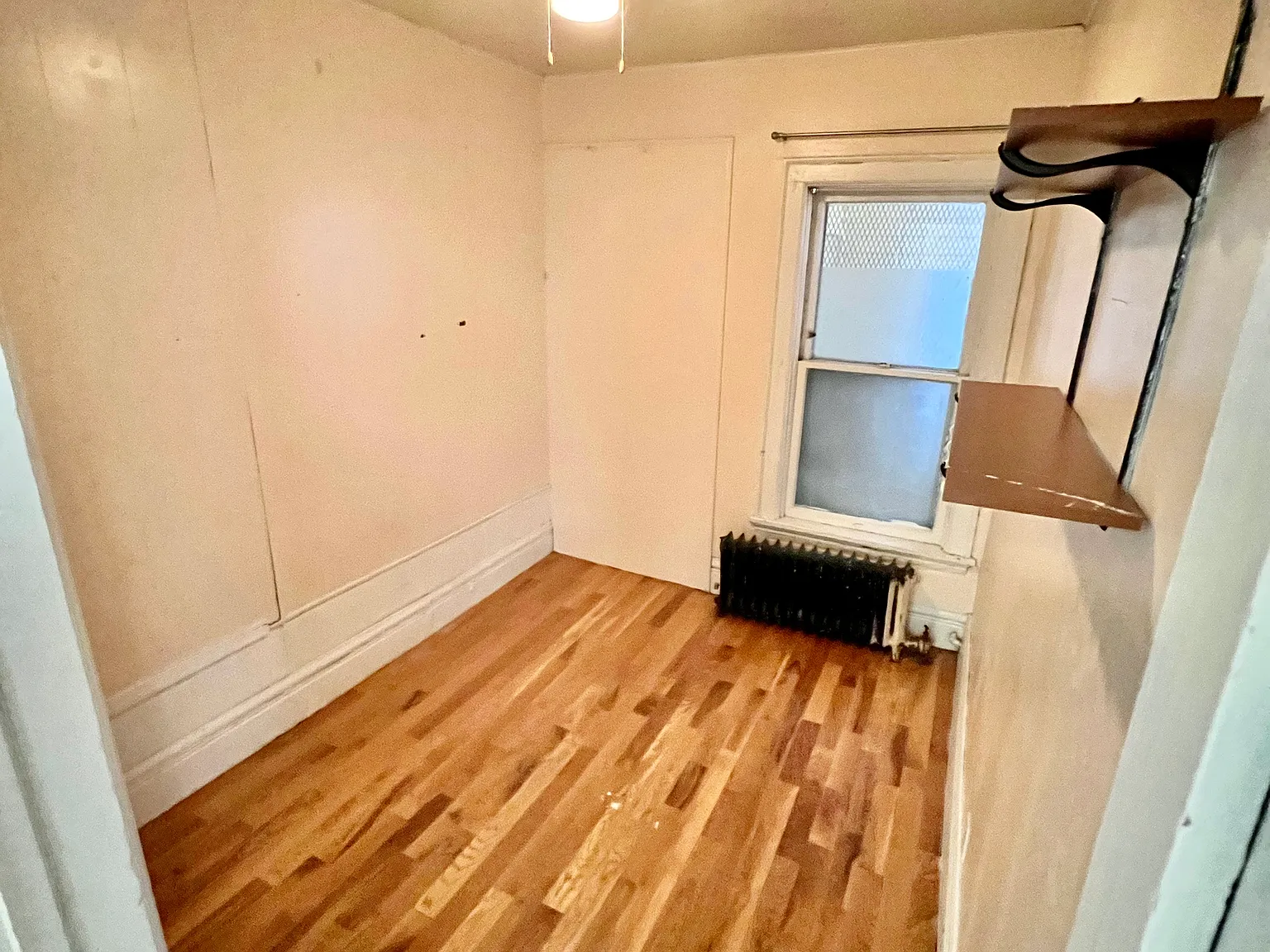2 bed, 750 sqft, $1,200 — Photo 2