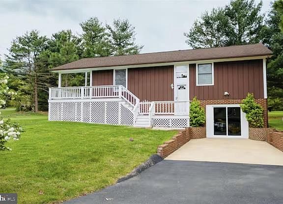 3rd image of 4064 Pine Grove Rd