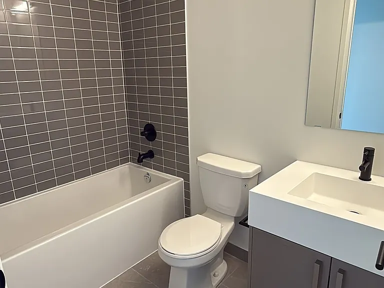 280 Dundas St W #1706 — Photo 5