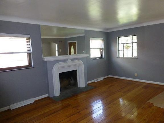4th image of 3269 Hanna Ave