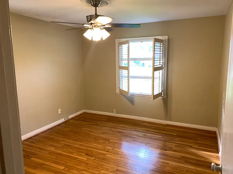 324 Pasadena Pl — Photo 15