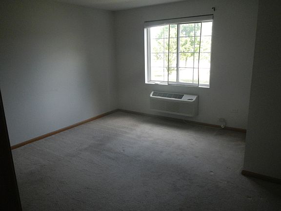 5th image of 509 Silverstone Dr