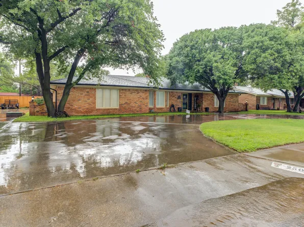 2507 N 3rd St, Tahoka, TX 79373