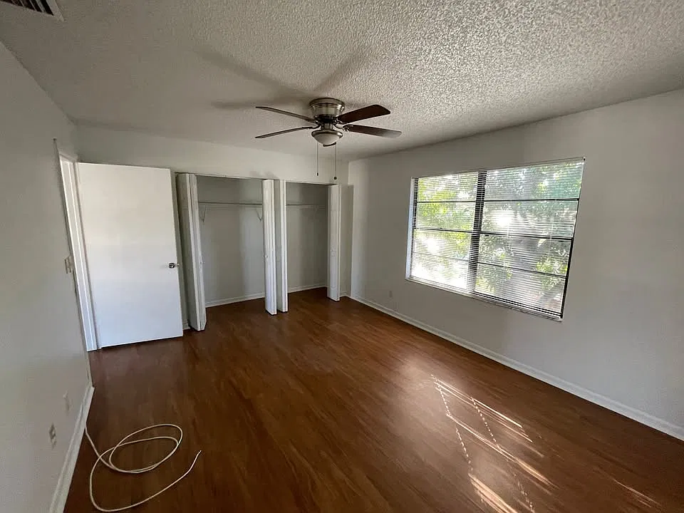 2 bed, 1.5 bath, 963 sqft, $1,800 — Photo 3