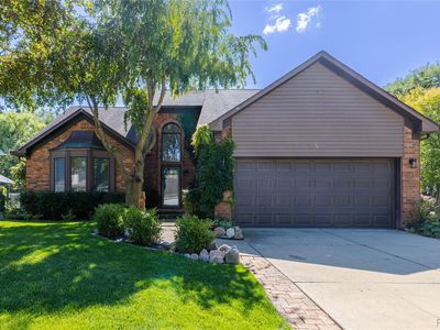 48 Rosemary St, Lapeer, MI, 48446