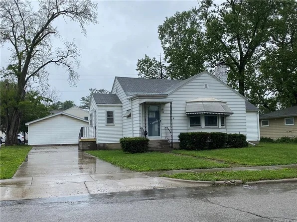 1518 2nd St, Charleston, IL 61920