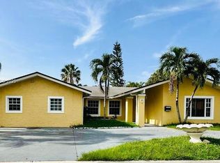 233 NE 199th Ter, Miami, FL 33179