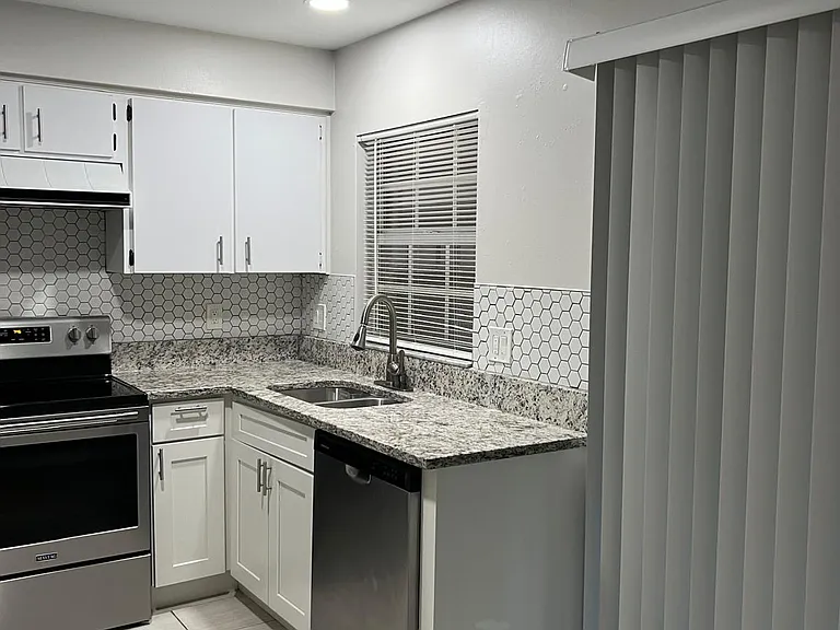 2879 Thaxton Dr #55 — Photo 9