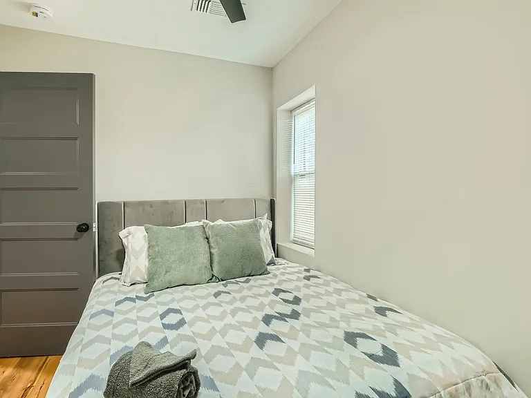 1170 Booker Ave SW — Photo 4