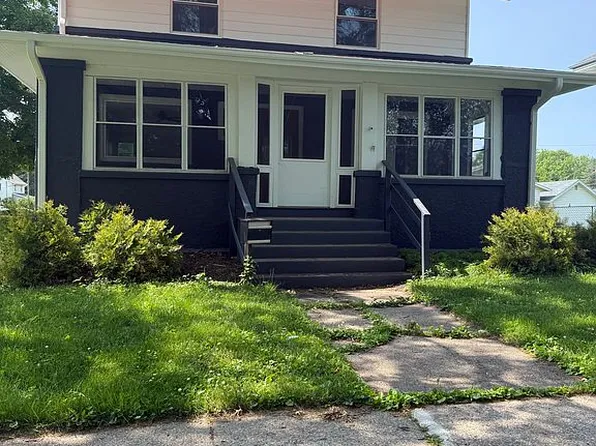 520 E 3rd St, West Liberty, IA 52776