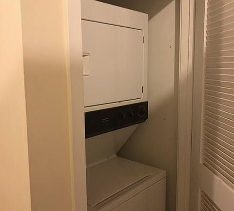 4th image of 360 W Illinois St APT 325