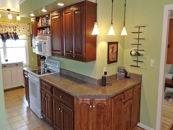 3rd image of 1618 Canbro Dr