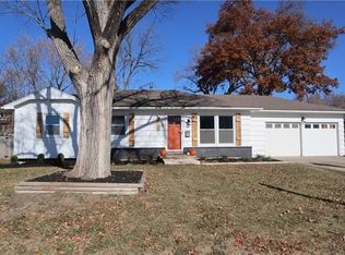 5920 W 102nd St, Overland Park, KS 66207