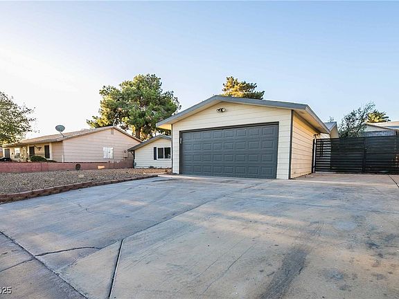 2nd image of 414 Scenic Dr