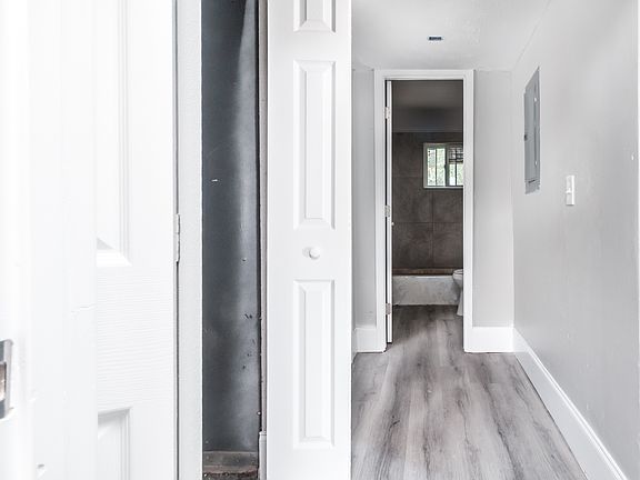 5th image of 511 Gresham Park Dr #D