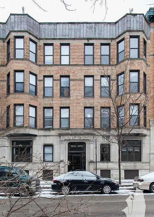 1st image of 627 W Oakdale Ave #6334