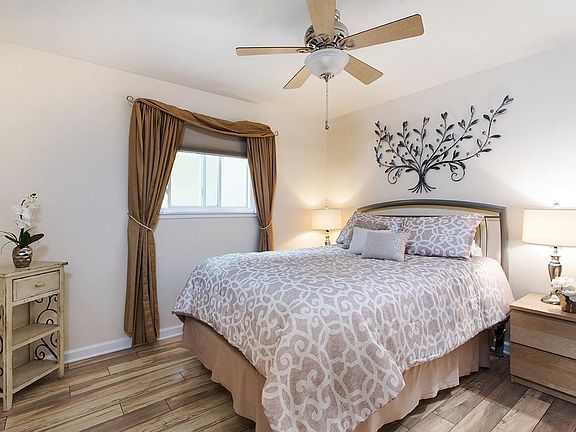 5th image of 2261 Chanticleer Ave #2261