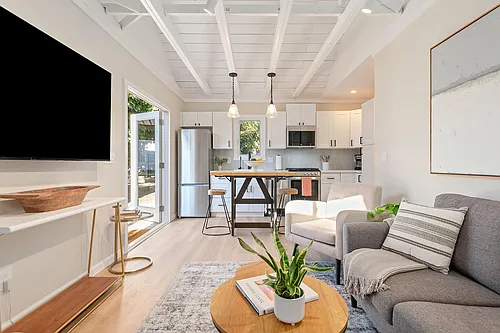 102 N Soledad St #B Photo 1
