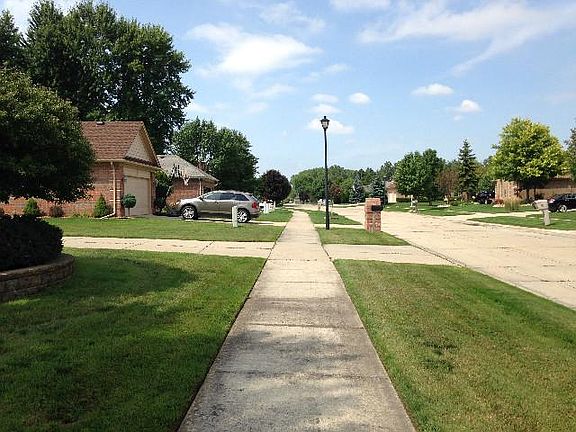 4th image of 19172 Rosewood Dr
