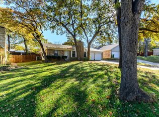 4815 Crestmont Ct, Arlington, TX 76017