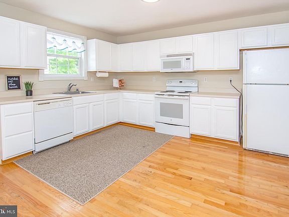 3rd image of 1023 Biltmore Ave