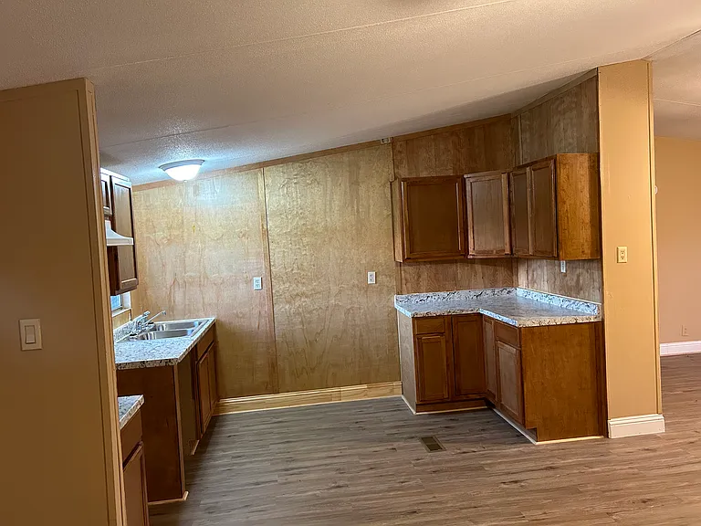 104 Kailyn Ln — Photo 7