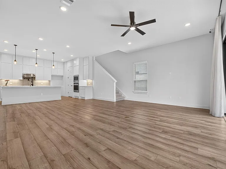 508 Pinnacle View Dr — Photo 3