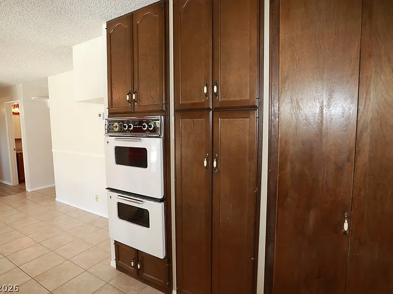 2725 Colanthe Ave — Photo 25