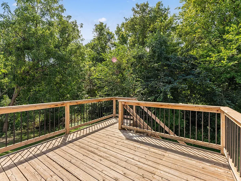 15465 Sussex Dr — Photo 11