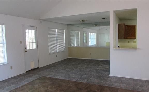 5th image of 8325 Cloverglen Ln