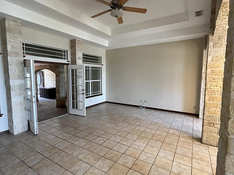 310 S Val Verde Rd — Photo 15
