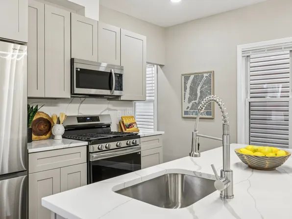 299 Claremont Avenue image 9 of 44