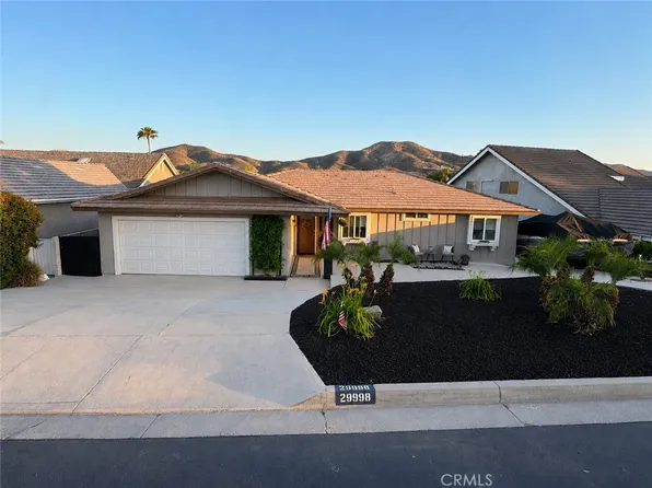 29998 Windward Dr, Canyon Lake, CA 92587