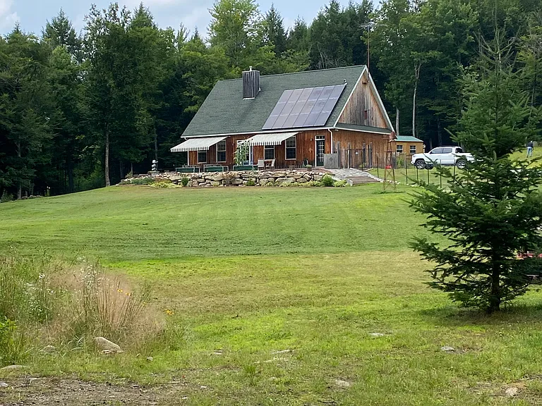 Photo of the front yard as you're driving up the driveway