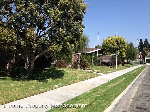 1st image of 927 S Bruce St APT 11