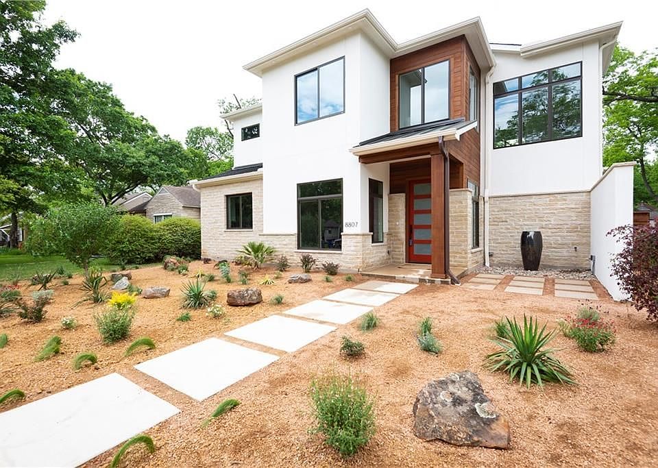 1st image of 8807 Forest Hills Blvd