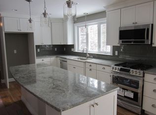 4 Quail Run Rd, Bridgewater, MA 02324