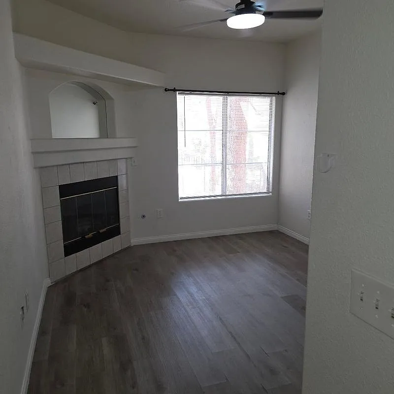 3 bed, 2.0 bath, 1112 sqft, $1,850 — Photo 3