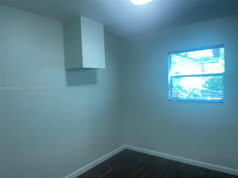 554 NE 74th St #2 — Photo 11