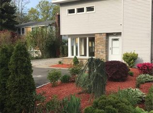 99 Robert St, Bridgeport, CT