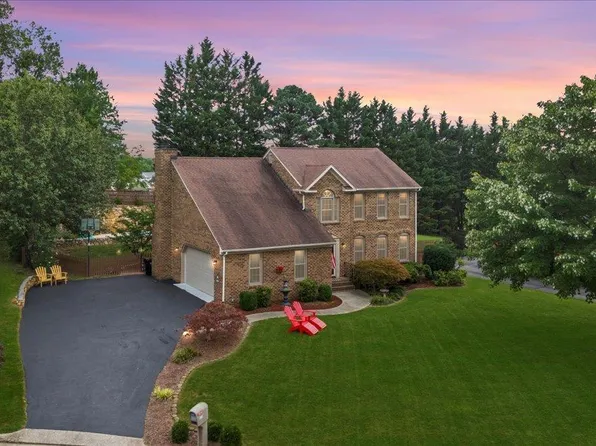 1713 Ashbury Ct, Roanoke, VA 24012