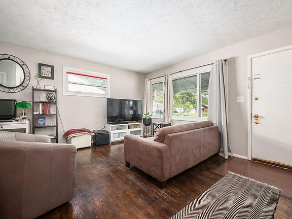 4th image of 419 Robinwood Ave